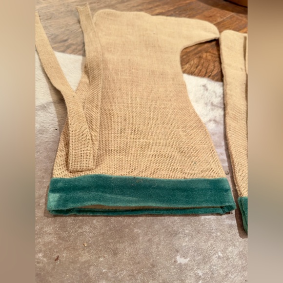 WISTERIA Jute & Green Velvet Embroidered Pinecone Christmas Stockings Set of 6 - Picture 14 of 17